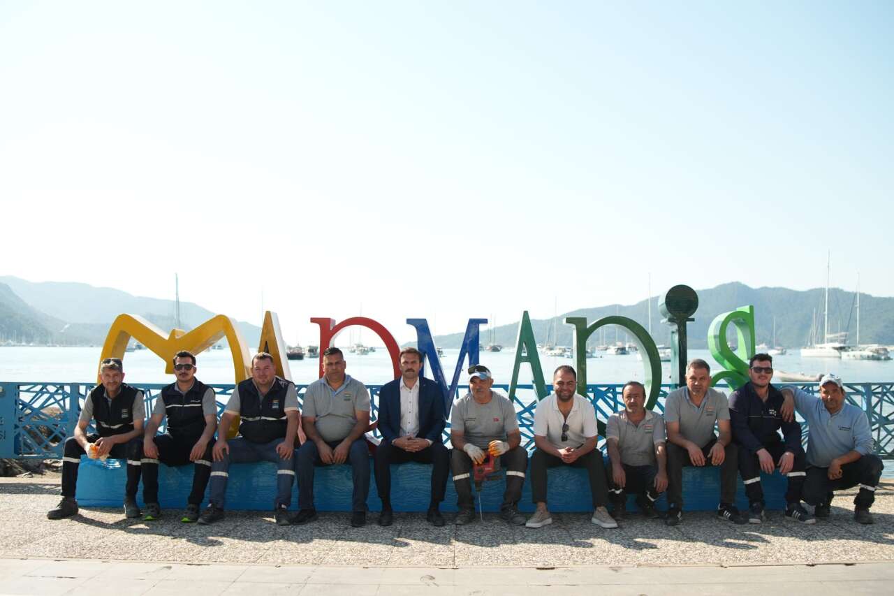 Marmaris’in Simgesi Yenilendi: “Marmaris” Yazısı Yeniden Yerine Konuldu 4